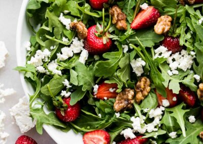 Strawberry, rocket & toasted walnut salad